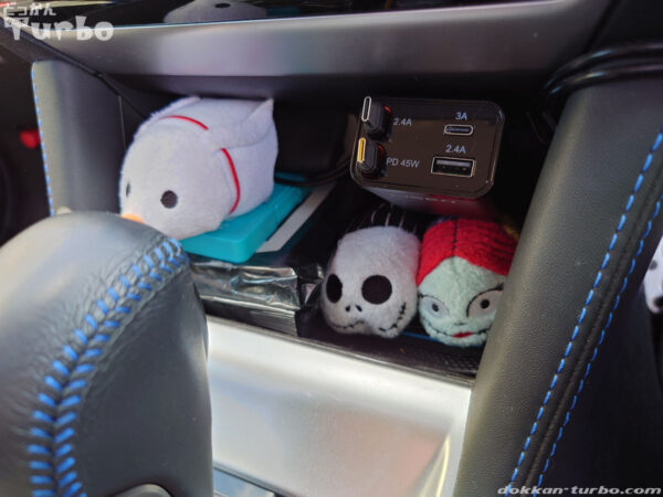 LISEN車載充電器B111 type-CをVM系レヴォーグに取り付けたところ
