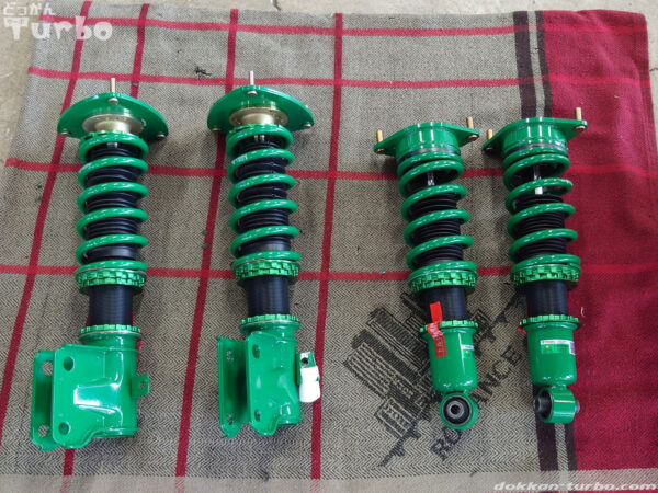 取り付け前のTEIN FLEX Z